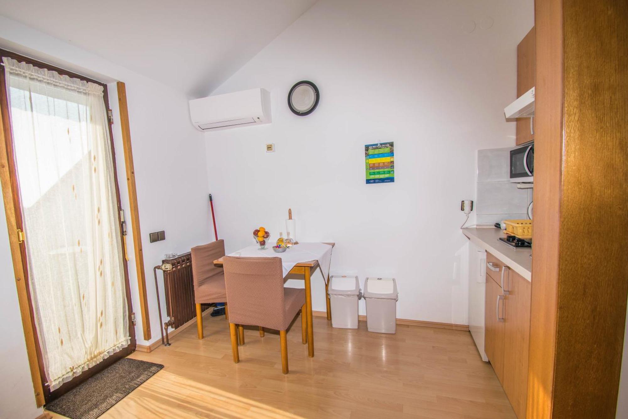 Apartments Punta & Vista In Krk Krk Town Exterior photo